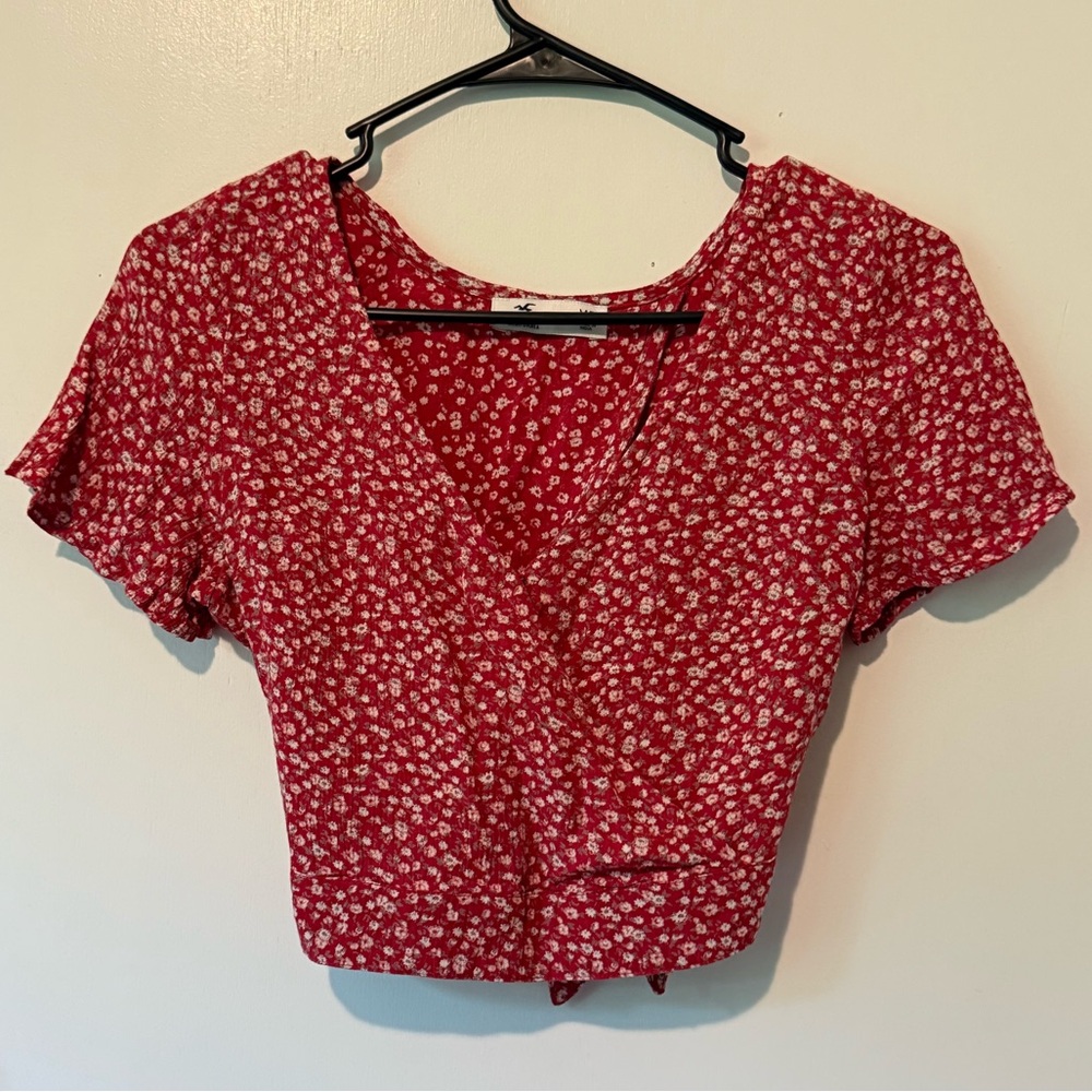 Hollister Short Sleeve Cropped Blouse Red Floral X-Small